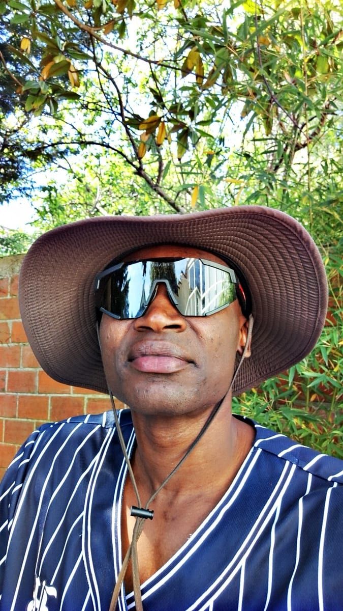 Profil de Floris, 45 ans, Annonce gay à Charleroi (Hainaut)