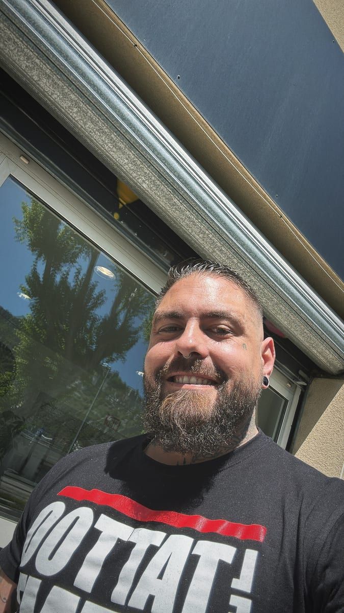 Profil de Desiderio, 45 ans, Annonce gay à Courcelles (Hainaut)