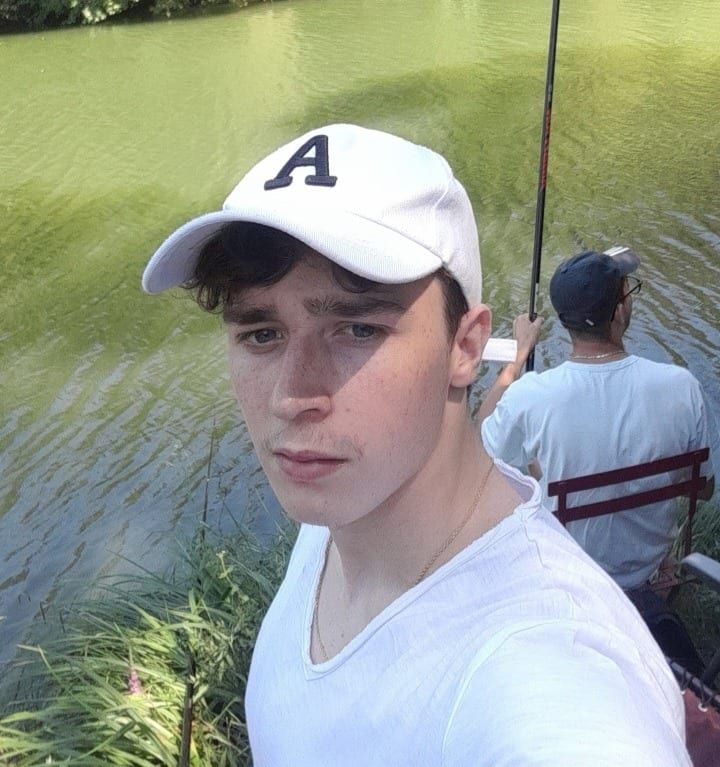 Nourdin - Annonce gay à Jurbise Profil de Nourdin, 23 ans, Annonce gay à Jurbise (Hainaut)