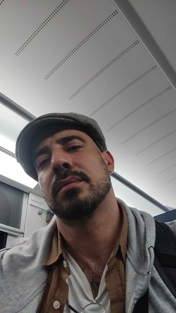 Profil de Novak, 23 ans, Annonce gay à Ixelles (Bruxelles-Capitale)