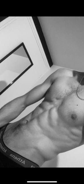 Profil de Naym, 39 ans, Annonce gay à Froidchapelle (Hainaut)