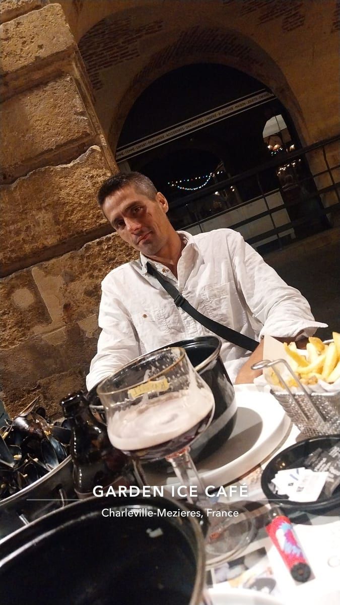Jean-edmond - Annonce gay à Vresse-sur-Semois Profil de Jean-edmond, 38 ans, Annonce gay à Vresse-sur-Semois (Namur)