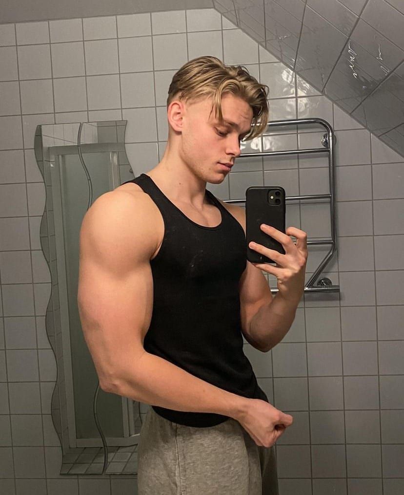 Profil de Deven, 31 ans, Annonce gay à Hensies (Hainaut)