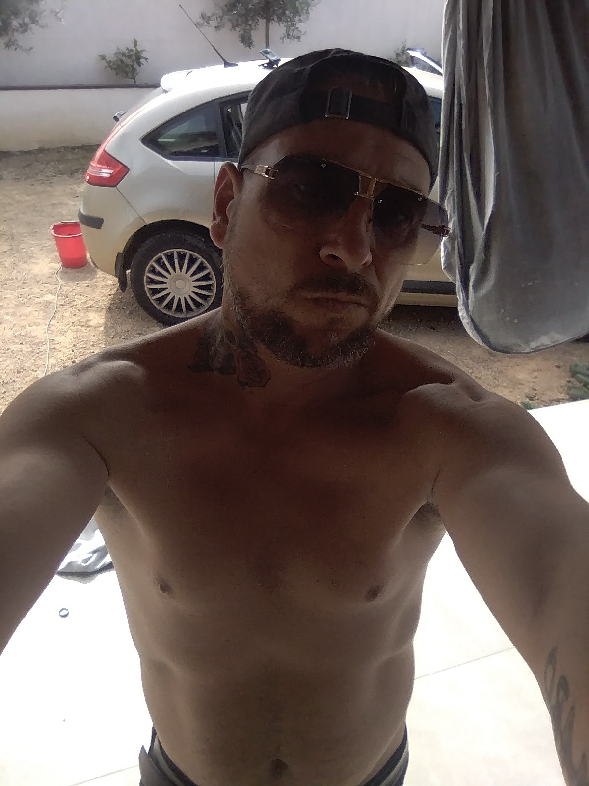 Profil de Ulrich, 34 ans, Annonce gay à Genappe (Brabant wallon)