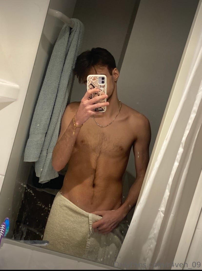 Profil de Geoffrey, 25 ans, Annonce gay à Houyet (Namur)