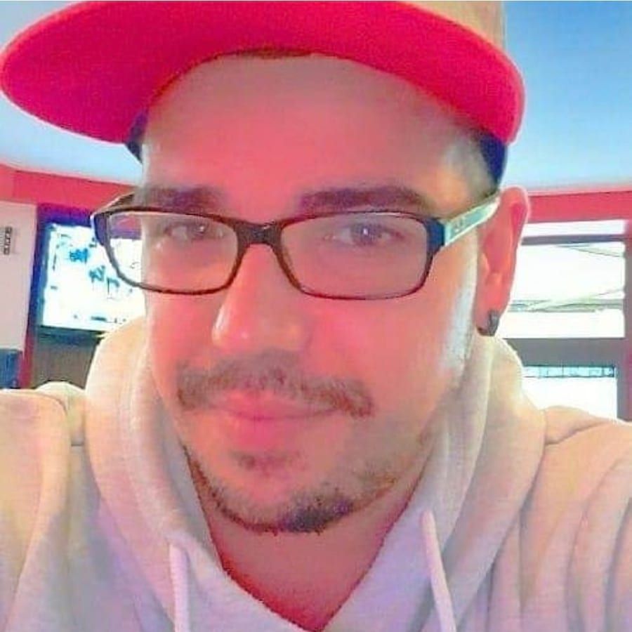Miecislaw - Annonce gay à Vresse-sur-Semois Profil de Miecislaw, 30 ans, Annonce gay à Vresse-sur-Semois (Namur)