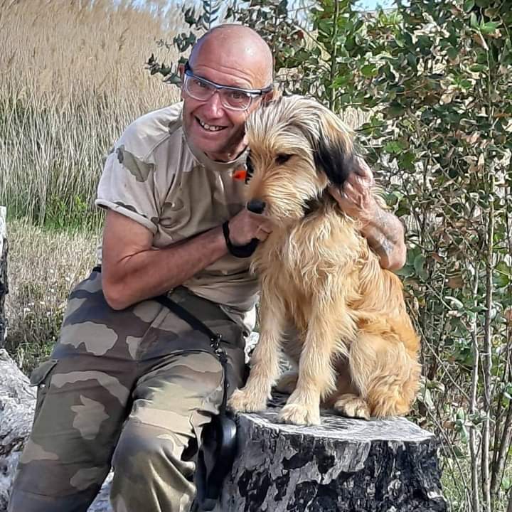 Profil de Georgios, 31 ans, Annonce gay à Celles (Hainaut)