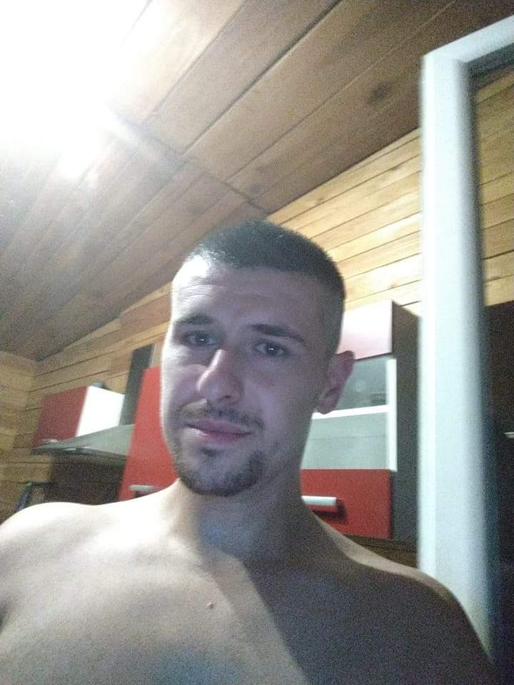 Profil de Yve, 31 ans, Annonce gay à Andenne (Namur)