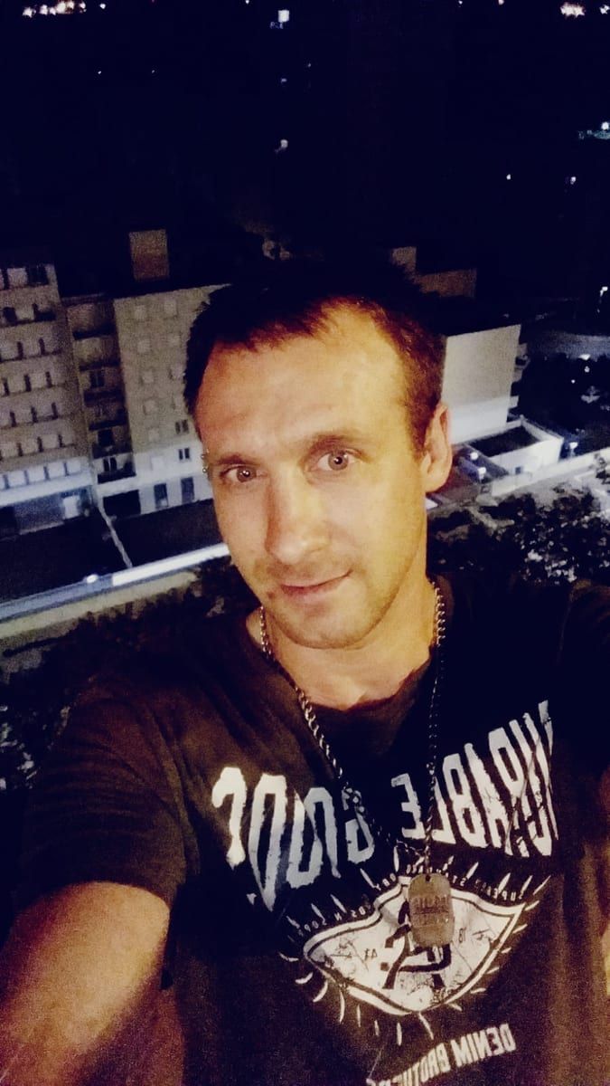 Loïk - Annonce gay à Florenville Profil de Loïk, 31 ans, Annonce gay à Florenville (Luxembourg)