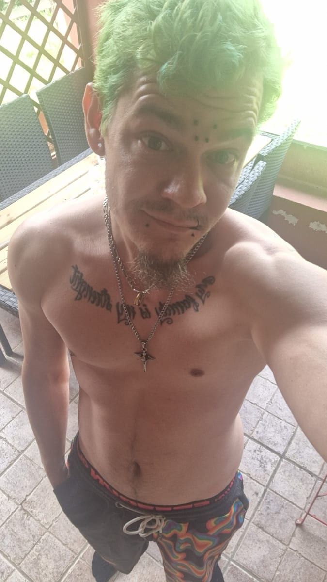 Profil de Faouzi, 31 ans, Annonce gay à Gerpinnes (Hainaut)