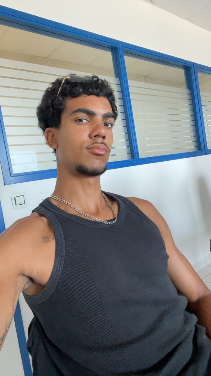 Profil de Ziyed, 27 ans, Annonce gay à Soignies (Hainaut)