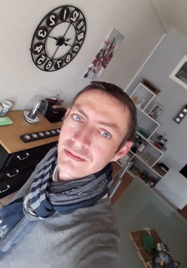 Naoufel - Annonce gay à Wanze Profil de Naoufel, 31 ans, Annonce gay à Wanze (Liège)