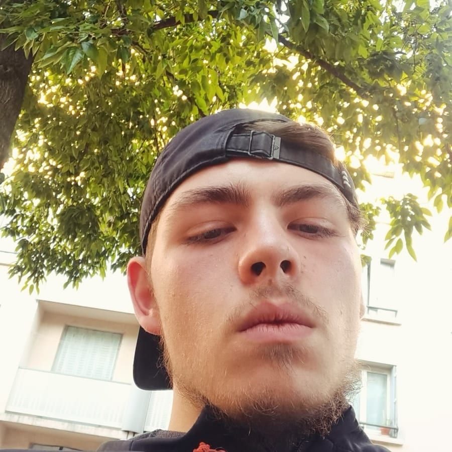 Profil de Theliau, 41 ans, Annonce gay à Limbourg (Liège)