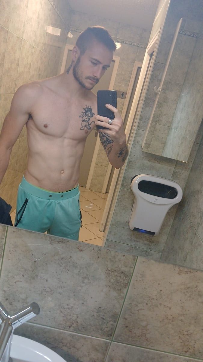 Profil de Giuseppe, 42 ans, Annonce gay à Watermael-Boitsfort (Bruxelles-Capitale)