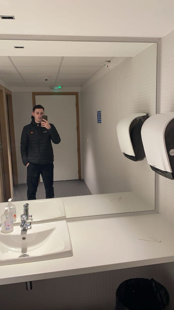 Profil de Eustache, 27 ans, Annonce gay à Seneffe (Hainaut)