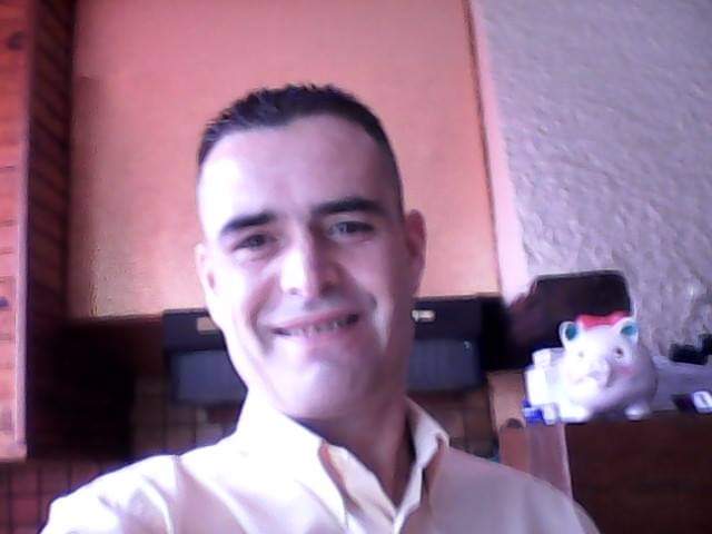 Profil de Achrafe, 27 ans, Annonce gay à Amblève (Liège)